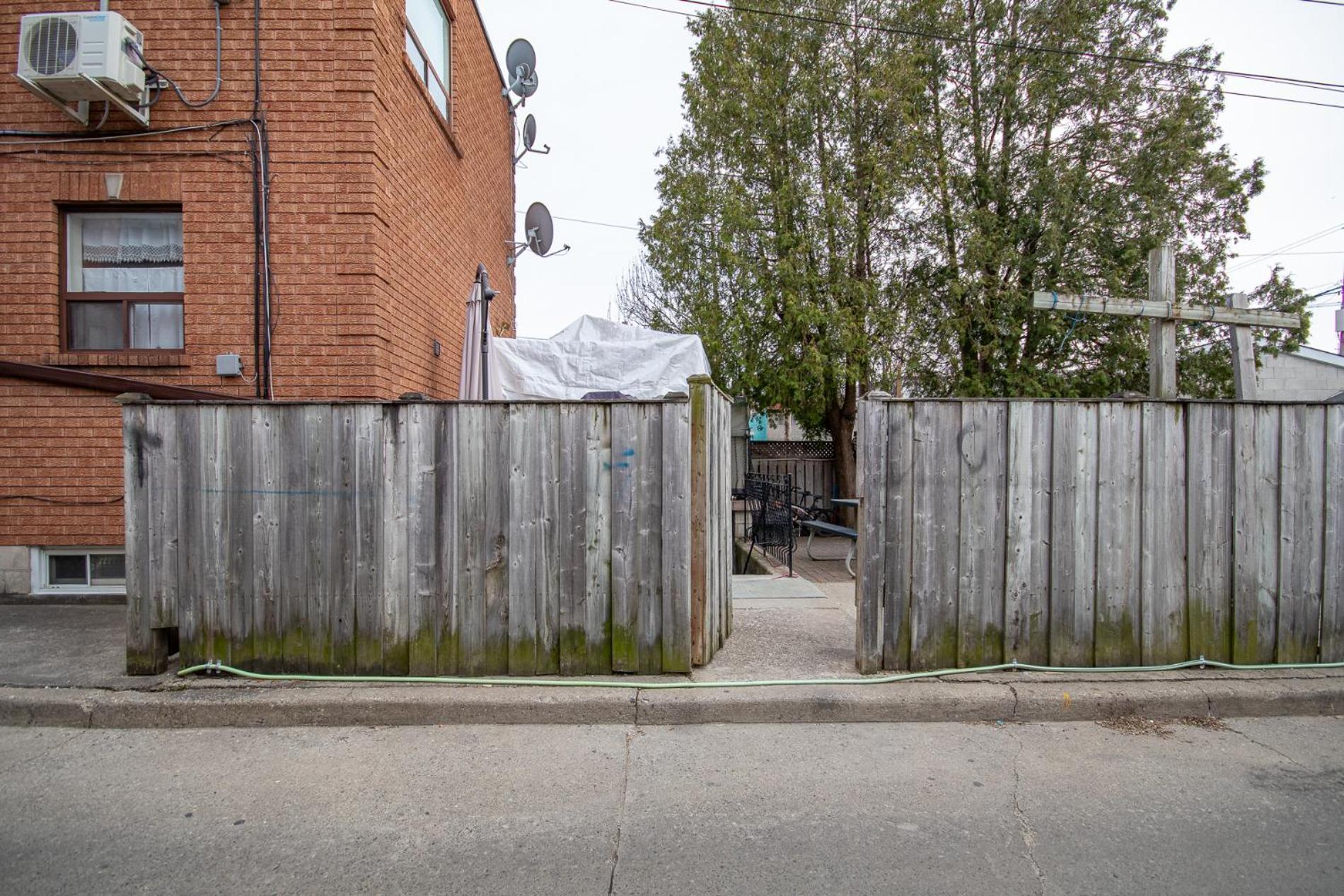 Cozy Home In Downtown Toronto! Exterior photo